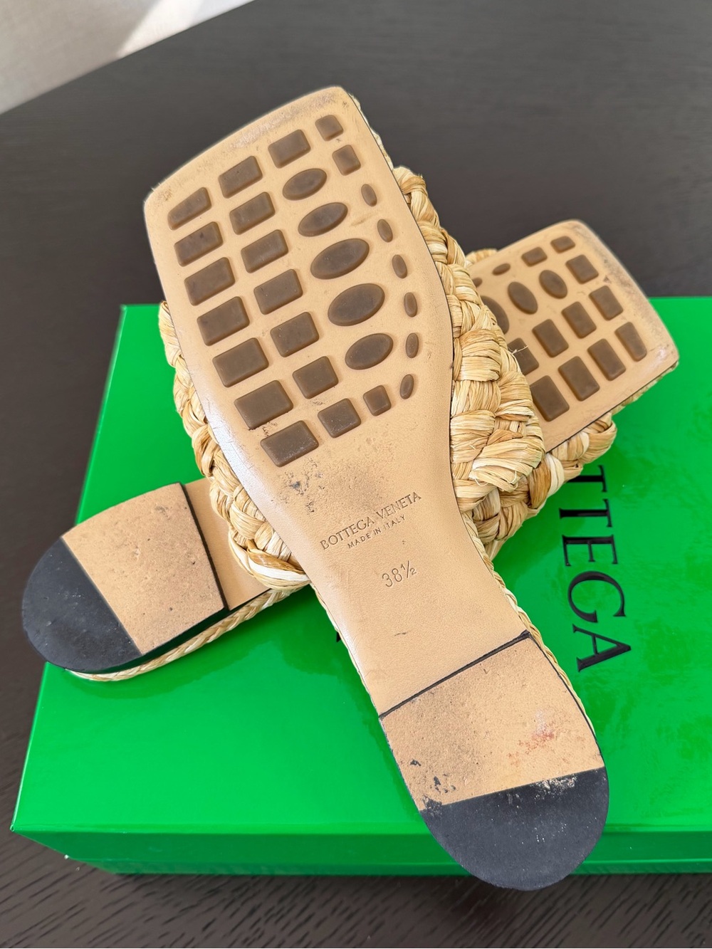 Bottega Veneta Natural Braided Raffia Stretch Flat Mules Sandals, Size 38.5 - Picture 9 of 9